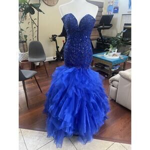 ELLIE WILDE BY MON CHERI Gown Ret $518 + tax Sz 0